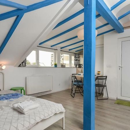 The Ivy House - A Cozy Attic Near The City Center By Flat Mаnager Софія Екстер'єр фото